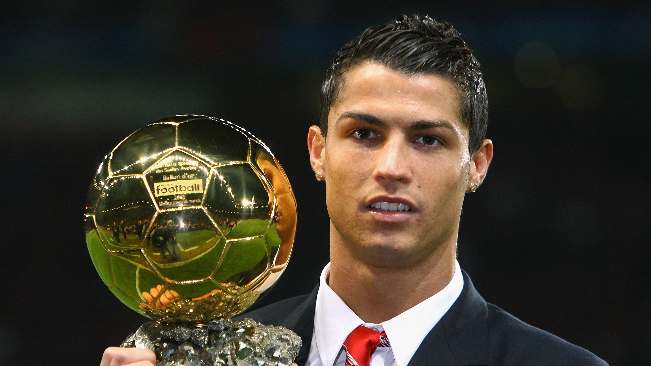 “汤姆·佩顿短距离自由泳再创佳绩，迈向国际舞台”